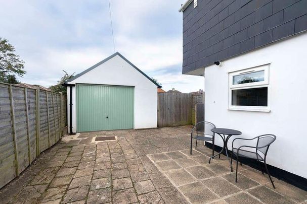 Croft Avenue, Cheltenham, GL53 - Photo 1