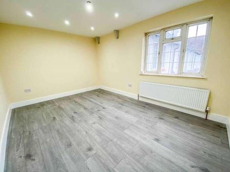Buckfield Court, Bathurst Walk, Iver, SL0 - Photo 4