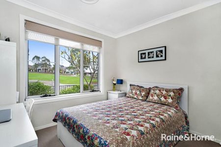 Lovely 3 Bedroom Home in Minto - Photo 3