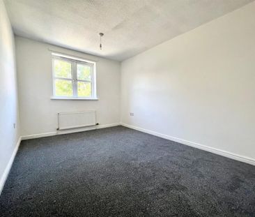 3 bedroom detached house to rent - Photo 3