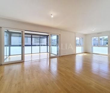 Beautiful 6,5 rooms flat with garden of 194 m2 - Photo 3