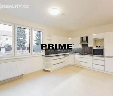 Pronájem rodinného domu 270 m², pozemek 765 m² - Photo 2