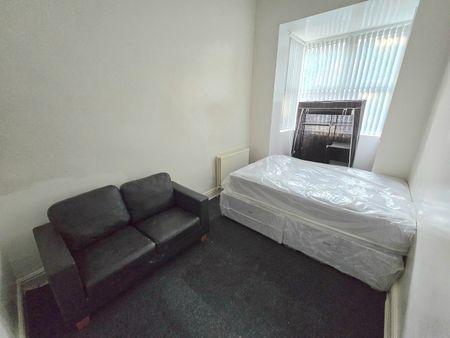 2 Bed Flat, Liverpool, L8 - Photo 2