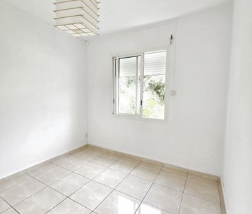 Location Appartement 5 pièces 125m² ST DENIS 97400 - Photo 4
