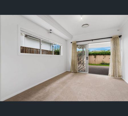 28 Perring Crescent, Rochedale, Qld 4123 - Photo 2