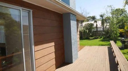 Bright, Sunny & Spacious Three-Bedroom Home in Sought-After Raumati Beach - Photo 3