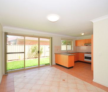 Beautiful 2 Storey Residence with Air&sol;Con Close to Westmead Hos... - Photo 1