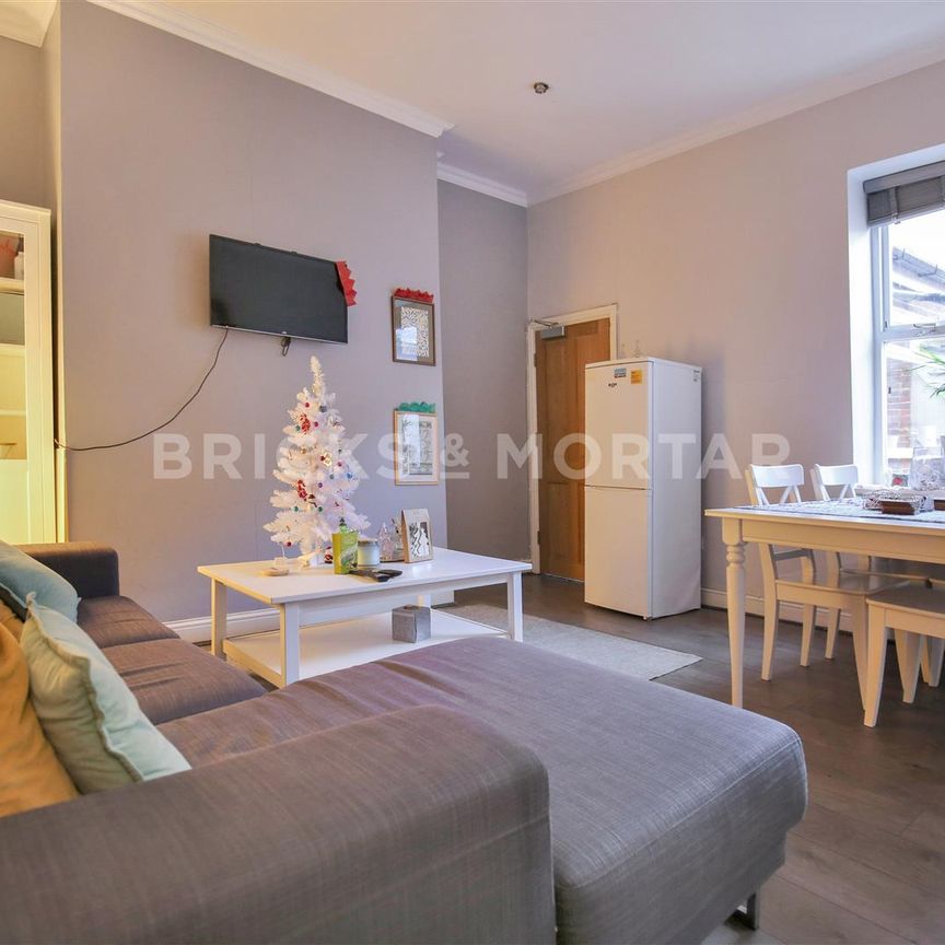 Room 3, 20, Lancaster Street, Newcastle Upon Tyne, NE4 6EU - Photo 1