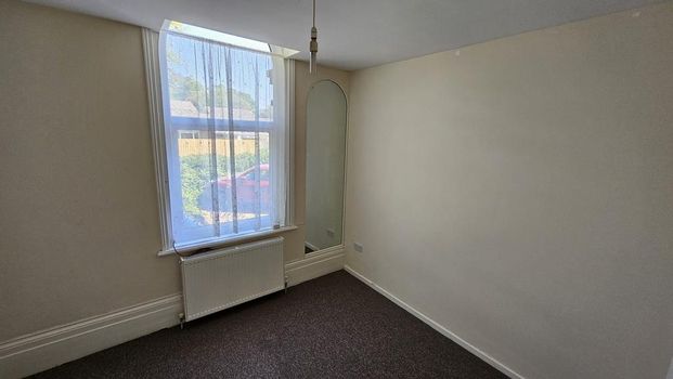 1 bedroom ground floor flat to rent - Photo 1