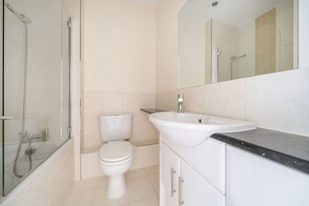 Woodland Gardens, Hindhead, Surrey, GU26 - Photo 2