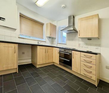 3 bedroom semi-detached house to rent - Photo 6