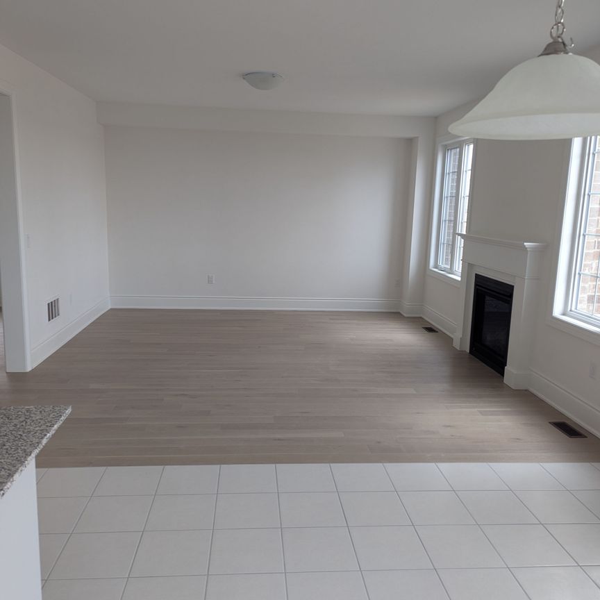 For Lease - 43 Brethet Heights, New Tecumseth, Ontario - Photo 1