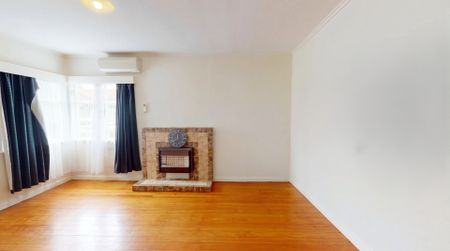 West End - 2 Bedrooms - Photo 2