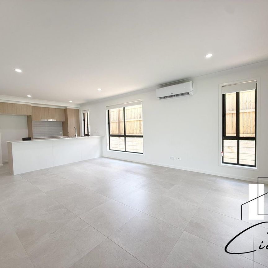 Additional Living Room! - Photo 1