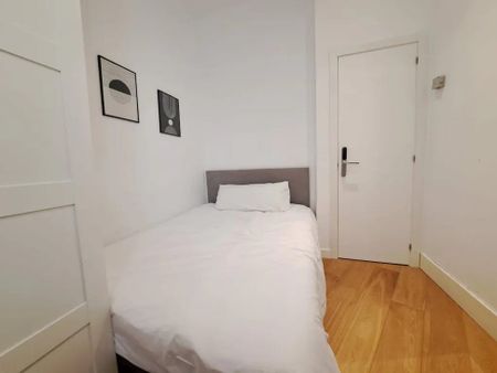 Calle de los Caños del Peral, Madrid, Community of Madrid 28013 - Photo 4