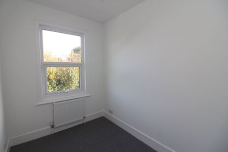 3 bed terraced house to rent in Rosery Road, Torquay, TQ2 - Photo 3