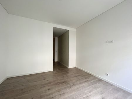 4 bedroom apartment of unique and sublime architecture situated in the center of Leiria - Photo 2