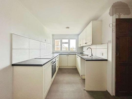Greenfields, Maidenhead, SL6 - Photo 1