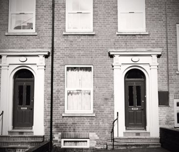 2 Bedroom Terraced To Rent in Lenton - Photo 5