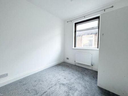 2 bedroom maisonette to rent - Photo 3