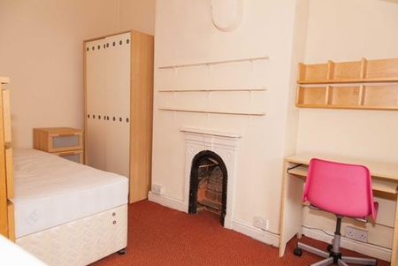 5 bedroom terraced house to rent - Photo 3