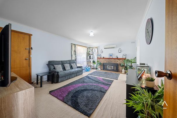 Charming Family Home on a spacious Block in Beaconsfield - Photo 1