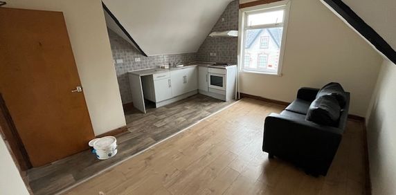 1 Bed Flat, City Road, B16 - Photo 2