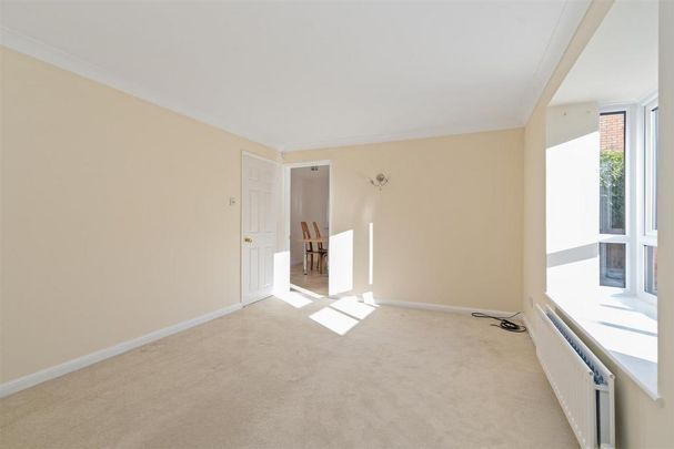 4 bedroom detached house to rent - Photo 1