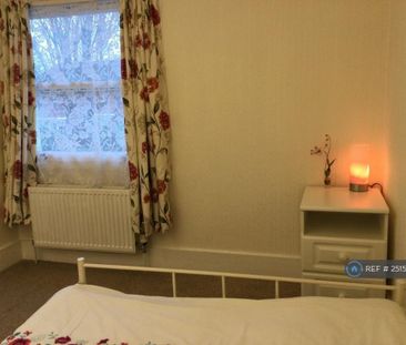 2 bedroom semi-detached house to rent - Photo 4