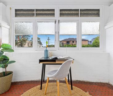 Charming Full-Brick Bungalow in Prime Inner West Location - Photo 1