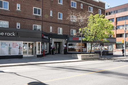 Wellesley Apatments - Photo 2