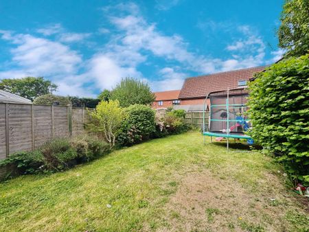 Stonecrop Close, Locks Heath - Photo 5