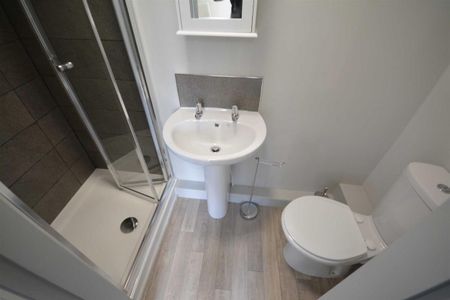 1 bed Flat - Studio for Rent - Photo 5