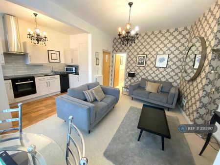 2 bedroom flat to rent - Photo 4