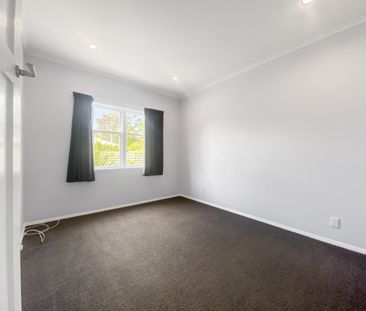 Welcome home to 5 Tarawera Road. - Photo 4