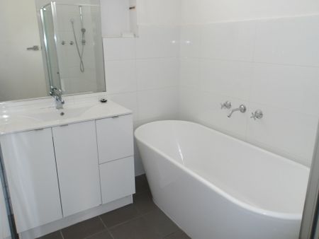 CHARMING RENOVATED UNIT - Photo 3