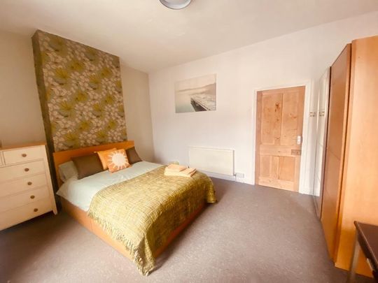 4 bedroom terraced house to rent - Photo 1