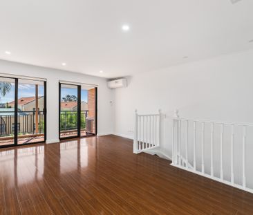 82/8 Water Street, Birchgrove NSW 2041 - Townhouse For Rent | Domain - Photo 2