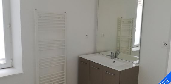 Location Appartement 1 pièce 32m² JOIGNY 89300 - Photo 2