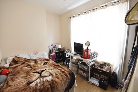 3 Bed - Eighth Avenue, Heaton - Photo 5