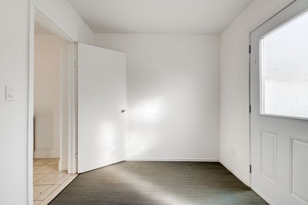 For Lease - 1239 College Street Unit# 2nd Flr, Toronto, Ontario - Photo 1