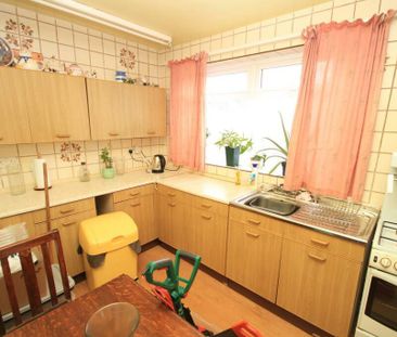 2 bedroom semi-detached house to rent - Photo 5