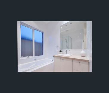 1A Park Street, Como, WA 6152 - Photo 2