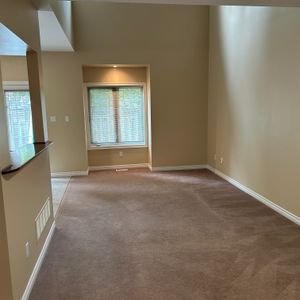 Burlington Downtown Townhome for Lease - Photo 2