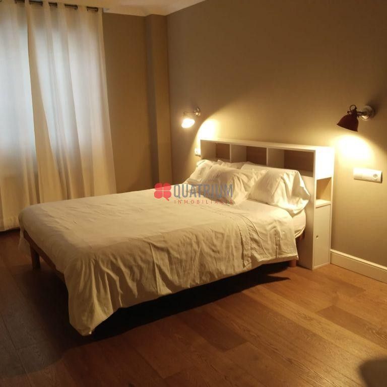 Luxury Villa for rent in Santiago de Compostela, Spain - Photo 1