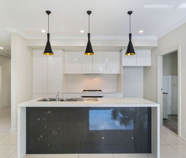 Stunning 4-Bedroom Family Home in the Heart of Guildford - Photo 3