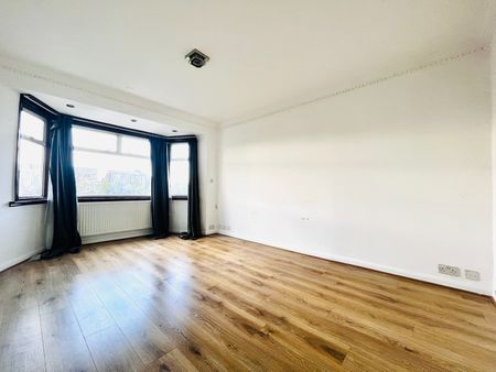 5 Bed Semi-Detached House, The Vale, NW11 - Photo 3