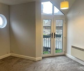 Fishermans Wharf, The Quay, Sandwich, CT13 9RU, Kent - Photo 2