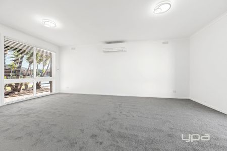 32 Concord Circuit, ALBANVALE - Photo 2