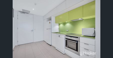 Exquisite Urban Living at Swanston Square - 2-Bedroom Apartment for Rent! - Photo 5